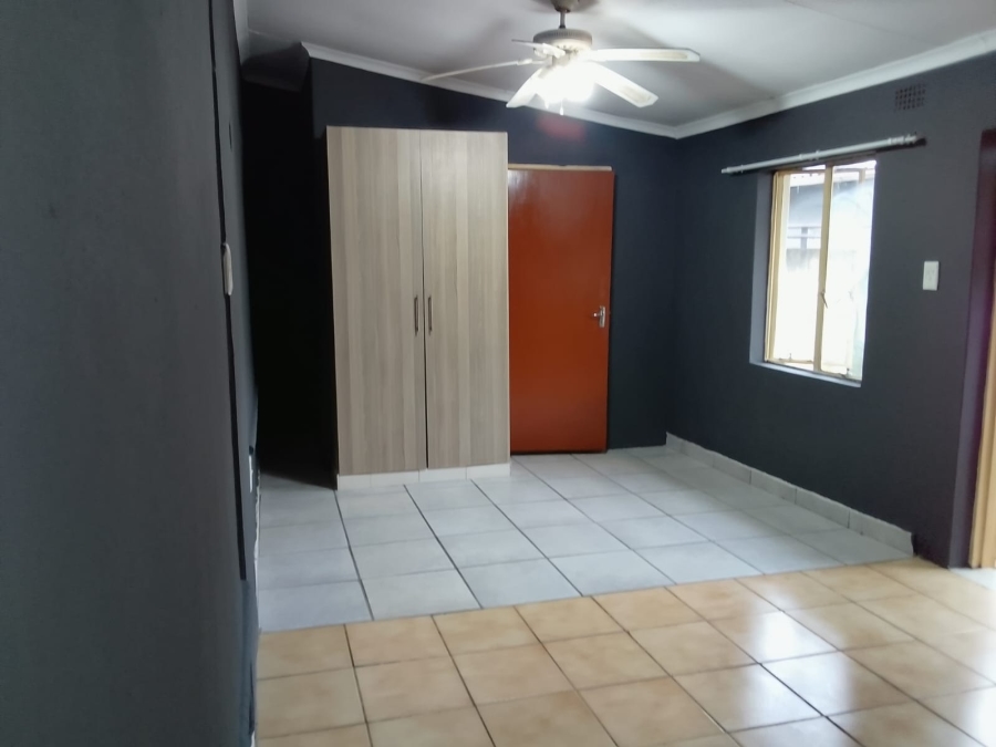 To Let 1 Bedroom Property for Rent in Oos Einde North West